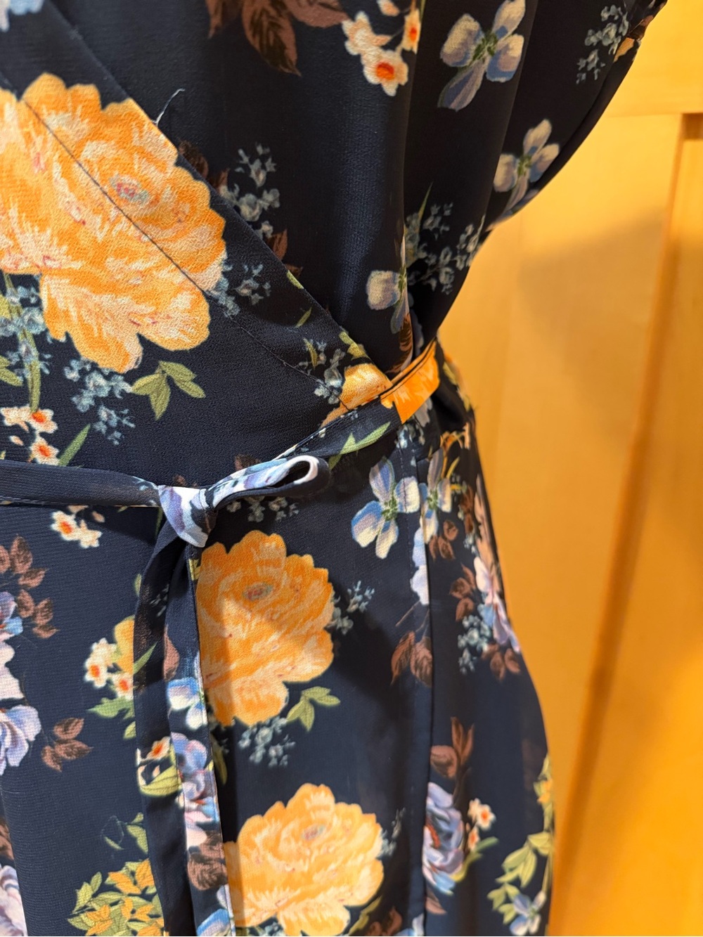Yumi Kim Floral V-Neck Midi Dress in Navy with Peach Blooms - Picture 7 of 15